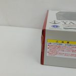 外箱の側面の角。注意書きの黄色い欄とMADE IN CHINAの表記