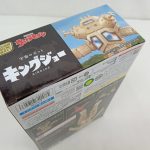 外箱の上面と側面を斜めから写したところ