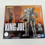 外箱の正面。『超合金魂 GX-37R キングジョー 55th Anniversary Ver.』の表記と機体の写真