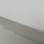 発泡スチロールの内箱の表面