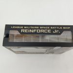 外箱の上面。『REINFORCE Jr.』の文字と窓
