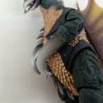 ガイガン本体の腕の鎌と胸部を近くから写した写真