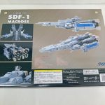 外箱の背面。艦の形態と変形の写真
