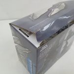 外箱の上面を斜めから写したところ。開け口のふた