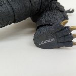 足の裏の拡大。著作権表記の刻印