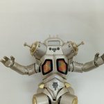 キングジョー本体の上半身と胸部を近くから写した写真
