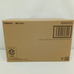 輸送箱の側面。バーコードと『GODZILLA [2004] HEAT RAY Ver. VS. NEW GOTENGO』の表記