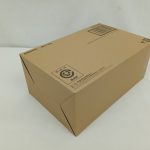輸送箱を斜めから写したもの