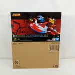 外箱と輸送箱を重ねたところ。外箱に『GRENDIZER D.C. SPAZER FULL SET』のロゴ