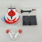 トレーに入ったスペイザーと台座
