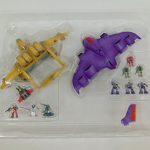トレーに入ったミデア、ガウ、ミニフィギュア