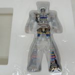 ブリスターに収まった本体を近くから写した写真