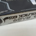 外箱の上面の側面を近くから写した写真