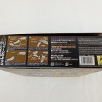外箱の側面。ポーズの付け方の図と販売元の表示、バーコード