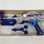 トレーに入った本体とパーツ