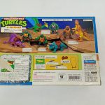 外箱の背面。シリーズの恐竜と付属品の紹介