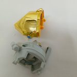 金色のパーツと灰色のパーツのアップ