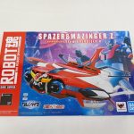 外箱の正面。『ROBOT魂 SPAZER & MAZINGER Z From GRENDIZER U』のロゴとスペイザーの絵