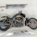 ブリスター内のバイクと大剣の拡大