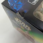箱の角のアップ。ダース・ベイダーの絵とTUSKEN RAIDERの文字