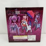 箱の背面。商品写真とメーカー表記、バーコード