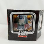 箱の反対側の側面。窓とSTAR WARS Slave Iのロゴ