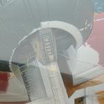 窓の中のスレーブ1の機体のアップ