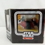 箱の側面。窓とSTAR WARS Slave Iのロゴ