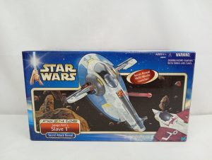 外箱の正面。STAR WARSのロゴとジャンゴ・フェットのスレイブ1の絵