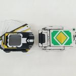 バックル2種とカードの束