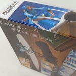 商品箱の角を斜め上から写した写真