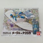 商品箱の正面。メーヴェに乗るナウシカの絵と窓から見えるナウシカのフィギュア