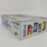 商品箱を斜めから写した写真。側面の『メーヴェ&ナウシカ』のロゴ