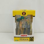 窓付きの黄色い箱の正面。うる星やつら 阪神タイガース ラムちゃんの文字と中のフィギュア