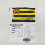 HANSHIN Tigersの応援旗と組み立て説明の紙
