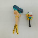 ブリスターから出したラムのフィギュアとテンの付いた支柱