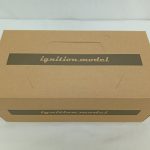ignition modelのロゴ入りの茶色い外箱