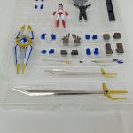 付属品のブリスターの下半分の拡大。剣と交換用の手