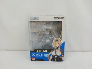 窓付きの外箱の正面。arctechのロゴと004 BIANCA 比安卡・真理、1/8の表記