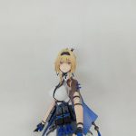 フィギュアの顔と上半身のアップ