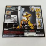 外箱の背面。付属品の写真とバーコード