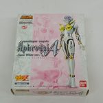 外箱の正面。「超合金魂 GX-08MAW」「Aphrodai A Snow White ver.」の文字と機体の絵