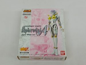 外箱の正面。「超合金魂 GX-08MAW」「Aphrodai A Snow White ver.」の文字と機体の絵