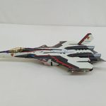 ファイター形態の機体を横から写した写真