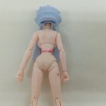 素体の頭と背中のアップ