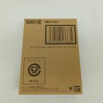 輸送箱の面。ROBOT魂と魂ウェブ商店のロゴ、バーコード、「RGM-79GS GM COMMAND SPACE ver. A.N.I.M.E.」の印字があります。