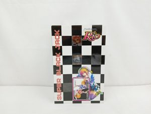 外箱の正面。白黒の市松模様に「SUPER BLACK JACK」「FineScenery Rio」の印字とJOKERカードのイラスト。