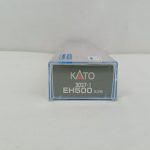 透明ケースを正面から撮った写真。「KATO EH500 3次形」の表示があります。