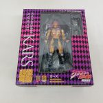 外箱の正面。透明窓の中にフィギュアが収まり、「KARS」「超像可動」のロゴが印刷されています。