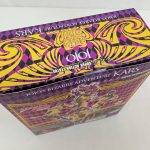 外箱の天面。「JOJO'S BIZARRE ADVENTURE KARS」のロゴと模様が印刷されています。